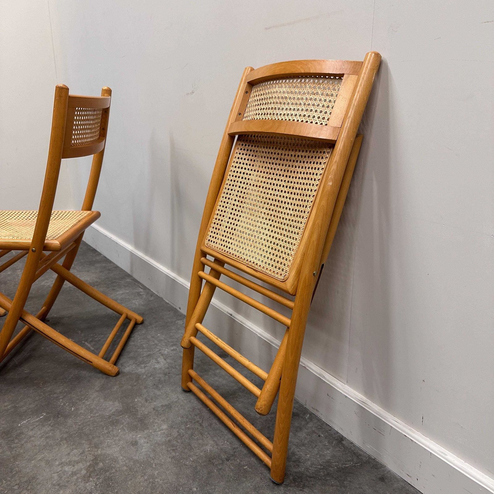 Rare Set Of Four Belgian Folding Chairs In Solid Wood And Hand Woven Cane, Mid Century. photo vinterior