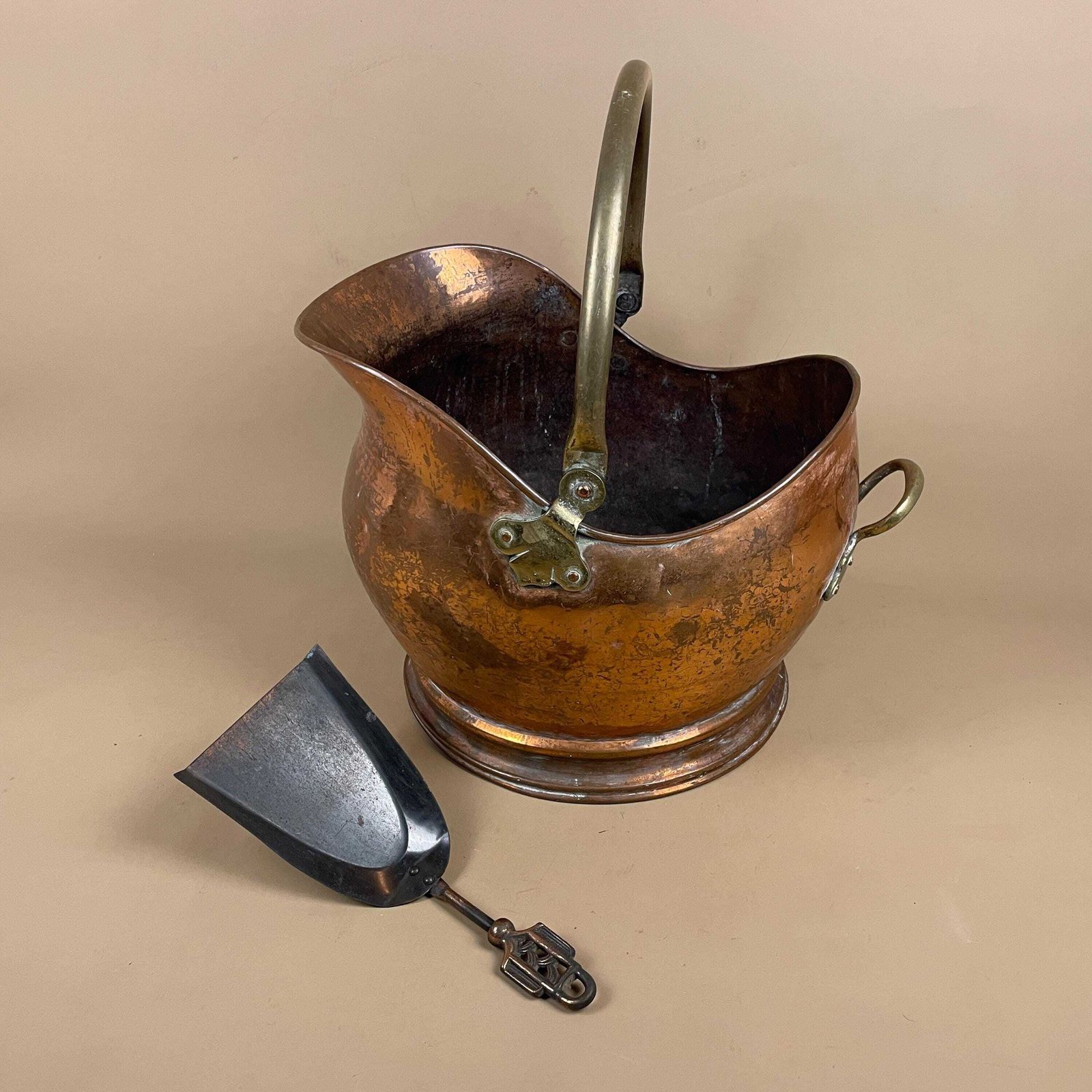 Antique Metal Copper Coal Bucket Gold Brass Handle Fireside Fire Side Scuttle Log Helmet Farmhouse Cottage Shovel Vintage Fireplace Logs