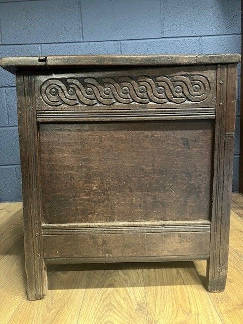 photo furniture Antique Coffer Oak 17th Century  Blanket Chest Charles I / II Gothic Style Trunk
