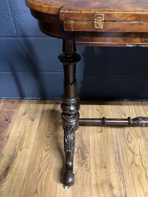 Victorian Antique Card / Games Table In Burr Walnut photo 575.0