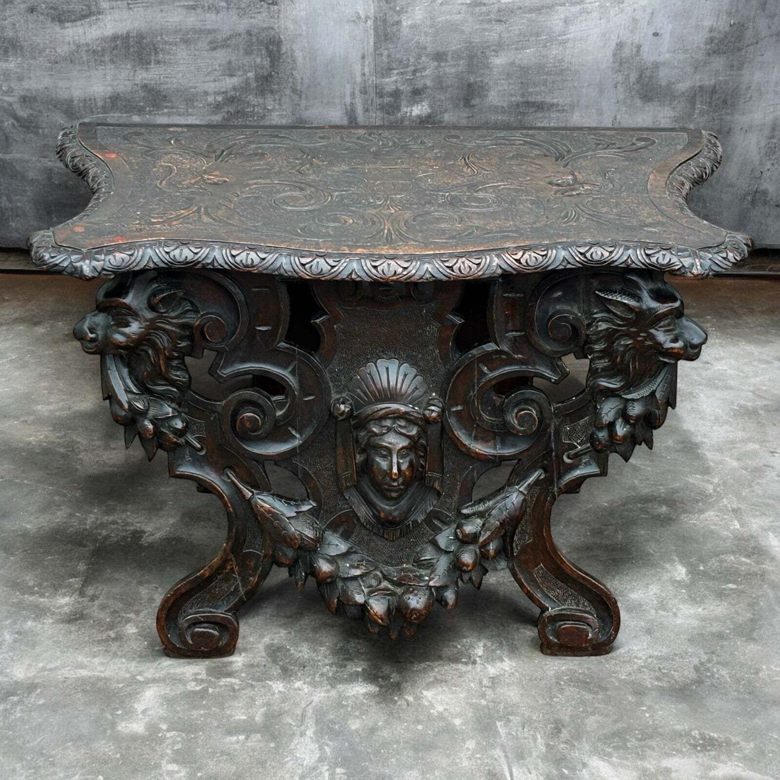Victorian Italian Carved Walnut Low Lamp / Side Table. Superb Quality. photo furniture