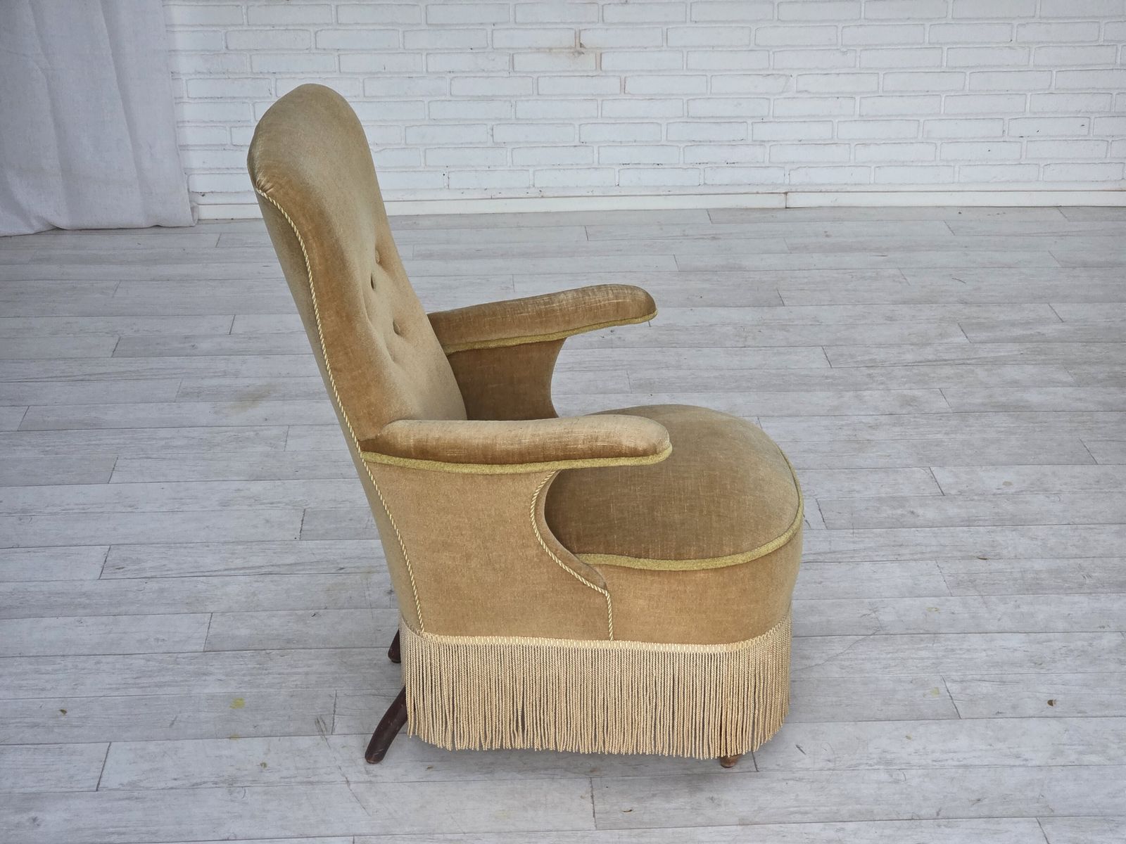 photo vintage 1950s, Danish Armchair, Furniture Velour, Ash Wood Legs.