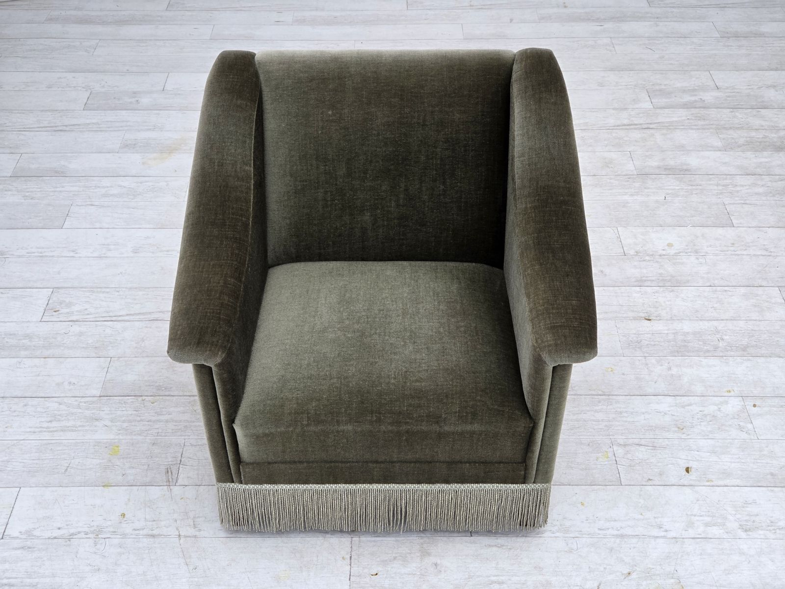 Ca. Jaren 1970, Deense Fauteuil, Groen Meubelvelours, Beukenhout. photo vinterior