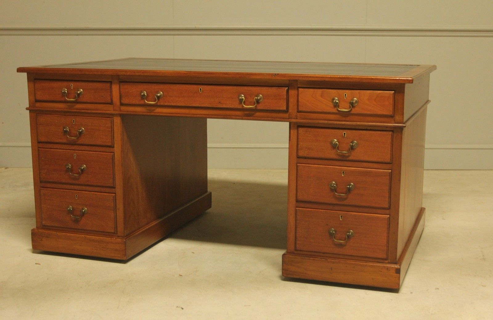 A Large Early 20th Century Mahogany Writing Desk photo vintage