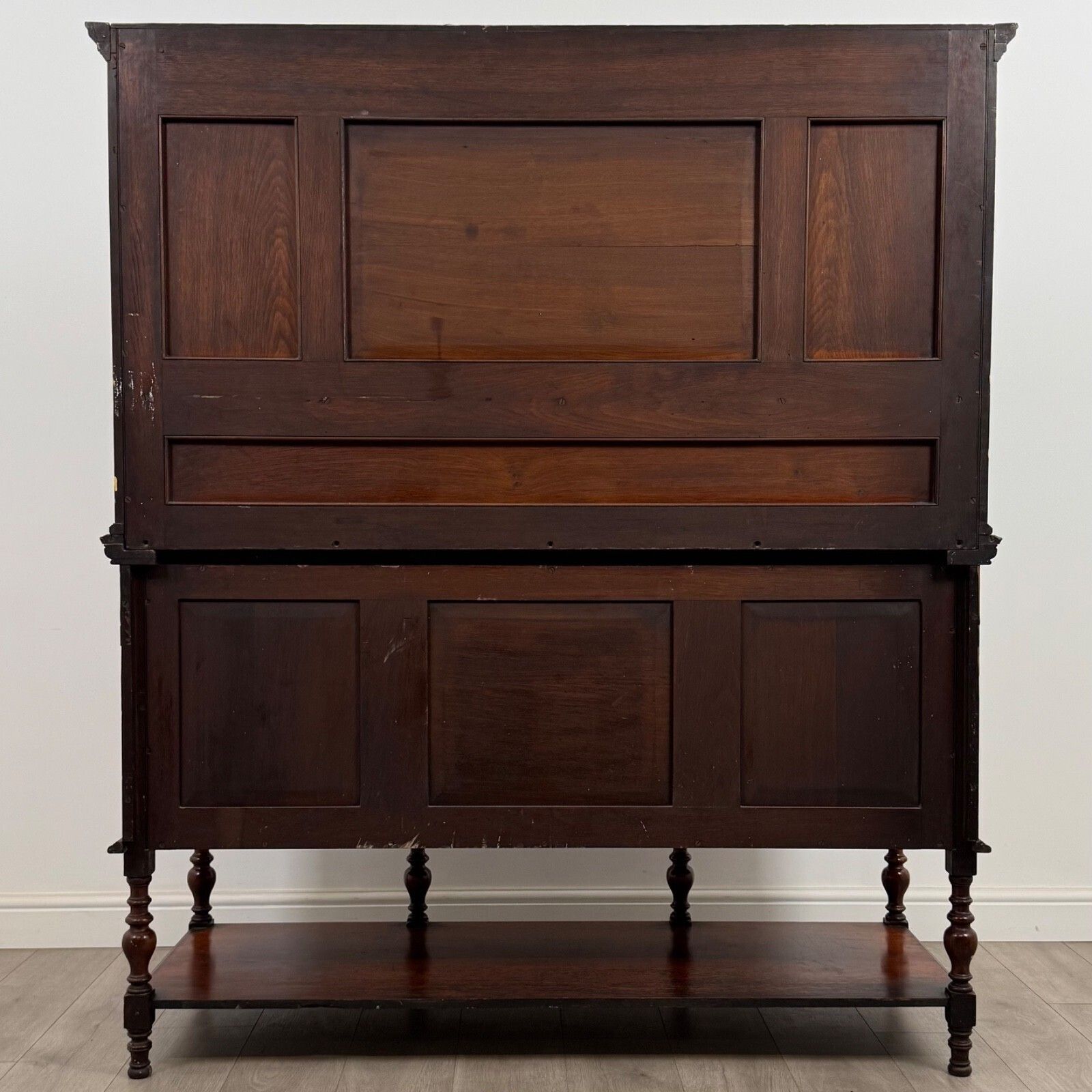Antique 20th Century Fine Quality Sideboard In Walnut photo vinterior