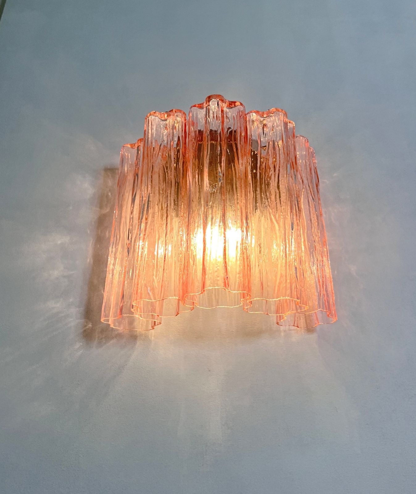 photo vinterior Fantastic Pair Of Murano Glass Tube Wall Sconces   5 Pink Glass Tube