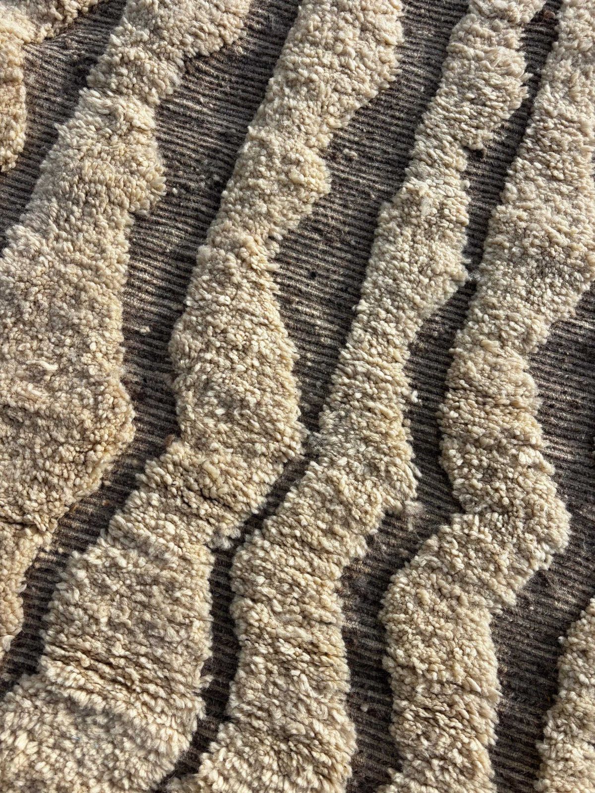 Modern Moroccan Rug Handmade Wool – Shaggy Berber Area Rug 220x300 Cm, Contemporary Boho Living Room Decor photo vinterior