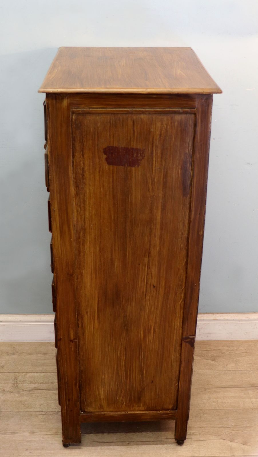 A Lovely Early 20th Century Narrow Pedestal Chest. photo vinterior