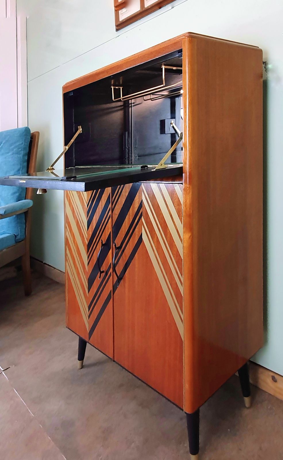 photo furniture Mid Century Modern Drinks Cabinet With Black & Gold Geometric Design