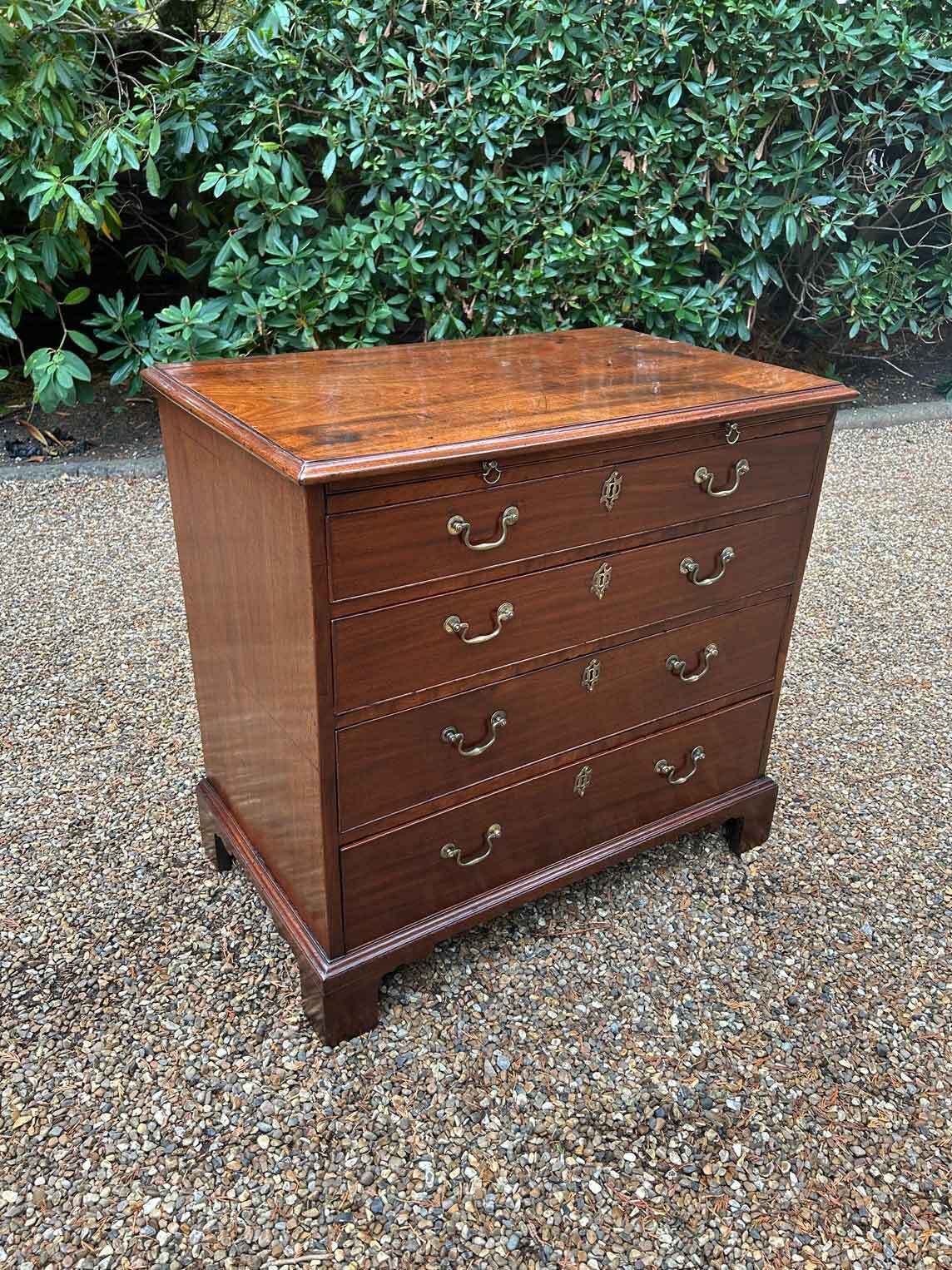 18th Century George III Mahogany Chest Of Drawers photo for sale