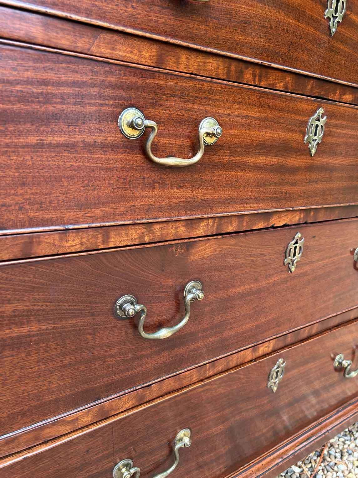 Furniture 18th Century George III Mahogany Chest Of Drawers photo