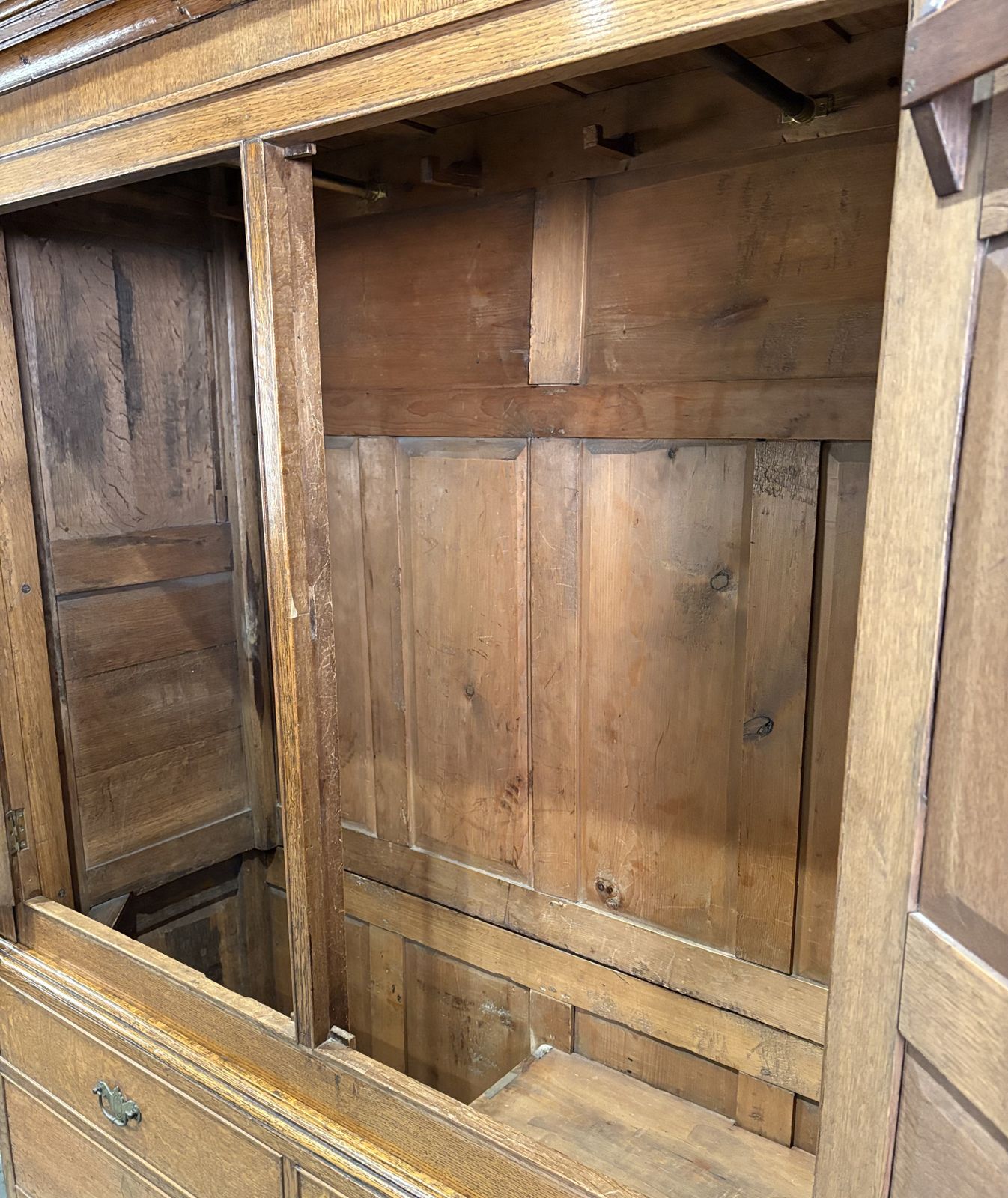 18th Century Oak Wardrobe photo 1495.0