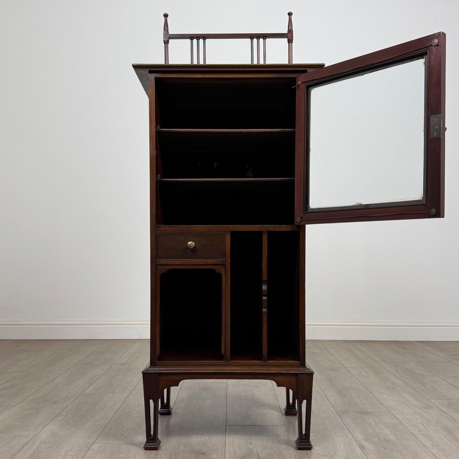 Antique 20th Century Good Quality Cabinet In Mahogany photo furniture