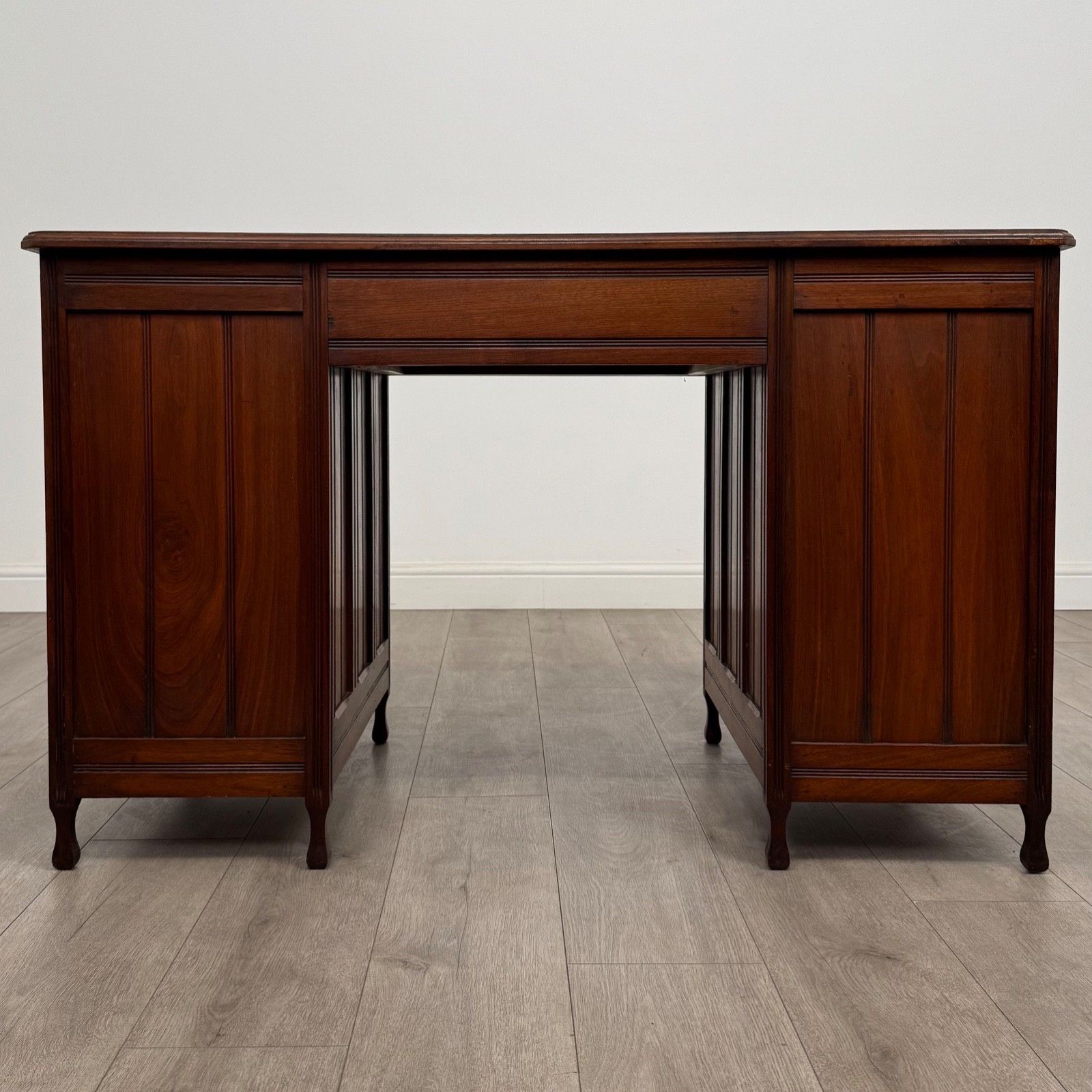 Antique 20th Century Fine Quality Desk In Walnut photo 825.0