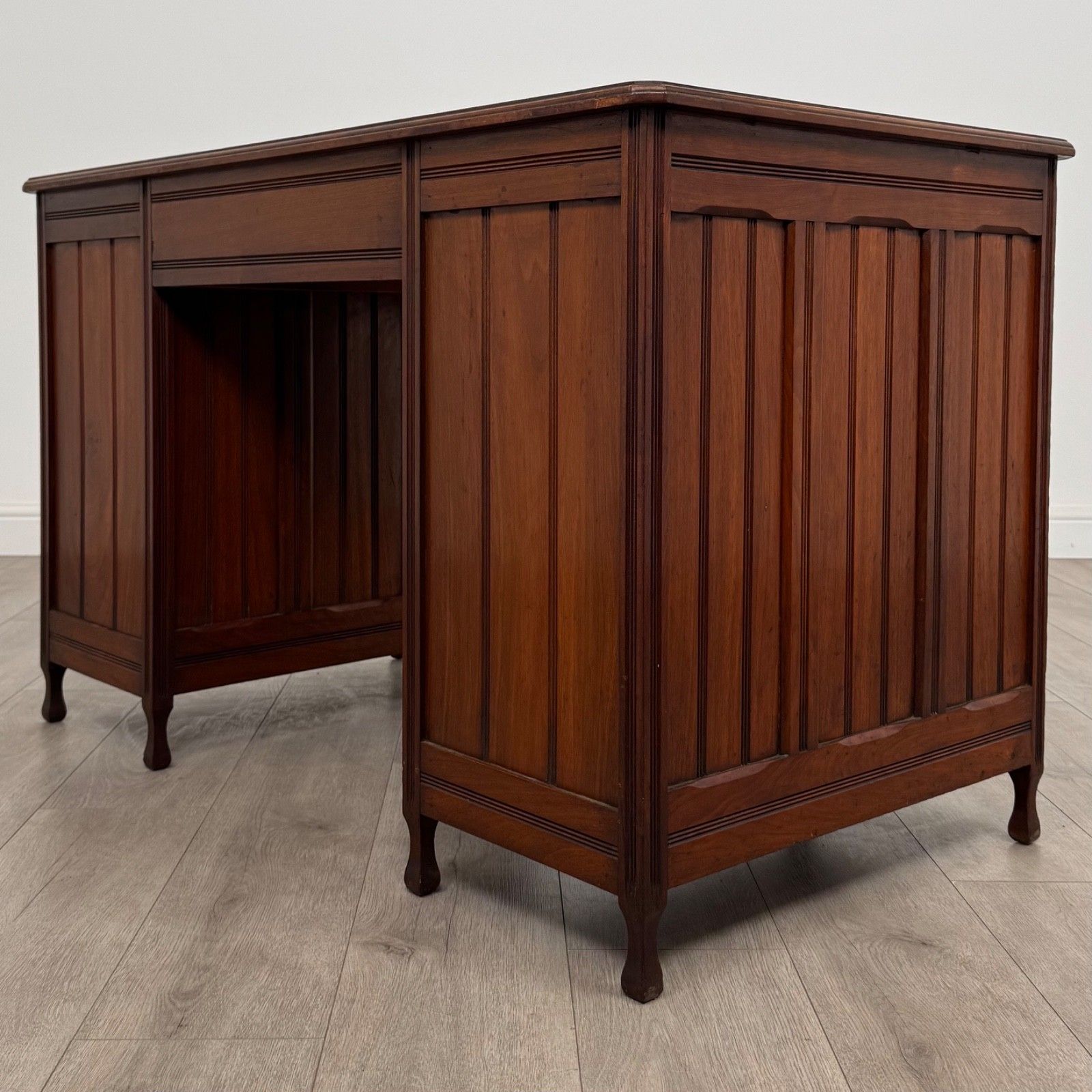 Antique 20th Century Fine Quality Desk In Walnut photo vinterior