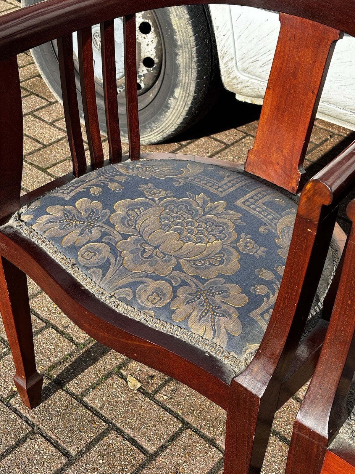 Furniture Edwardian Set Of 4 Mahogany Hotel Foyer Chairs. photo