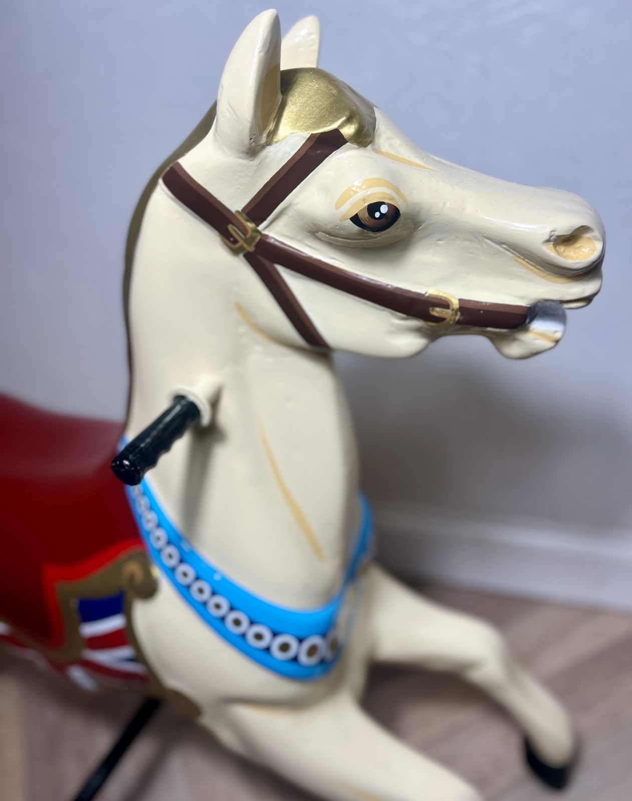 photo vintage Rare Large Fairground Carousel Jumper Horse – Floor Standing Statement Piece