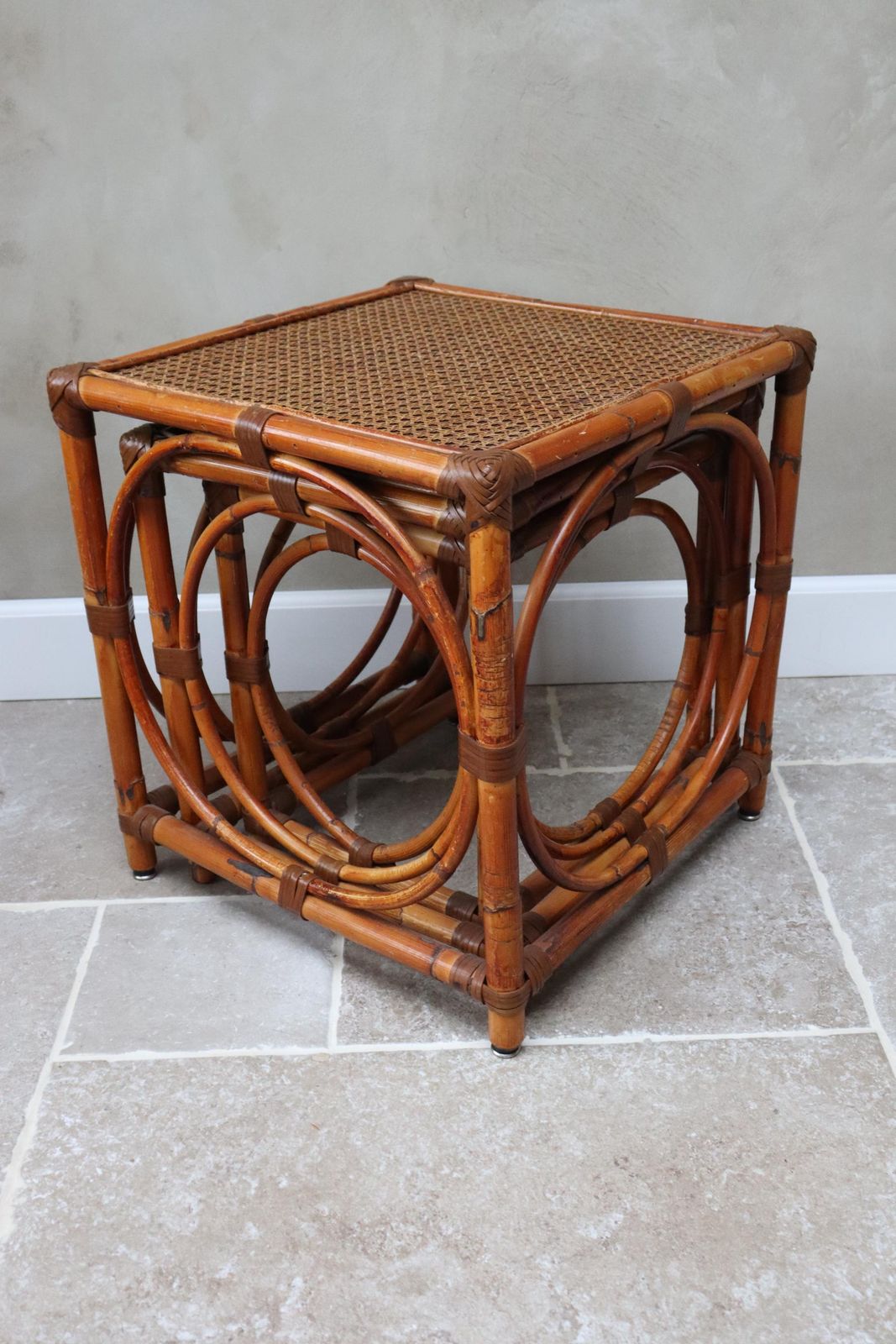 photo furniture Set Of Vintage Natural Rattan Nesting Tables (St. 280)
