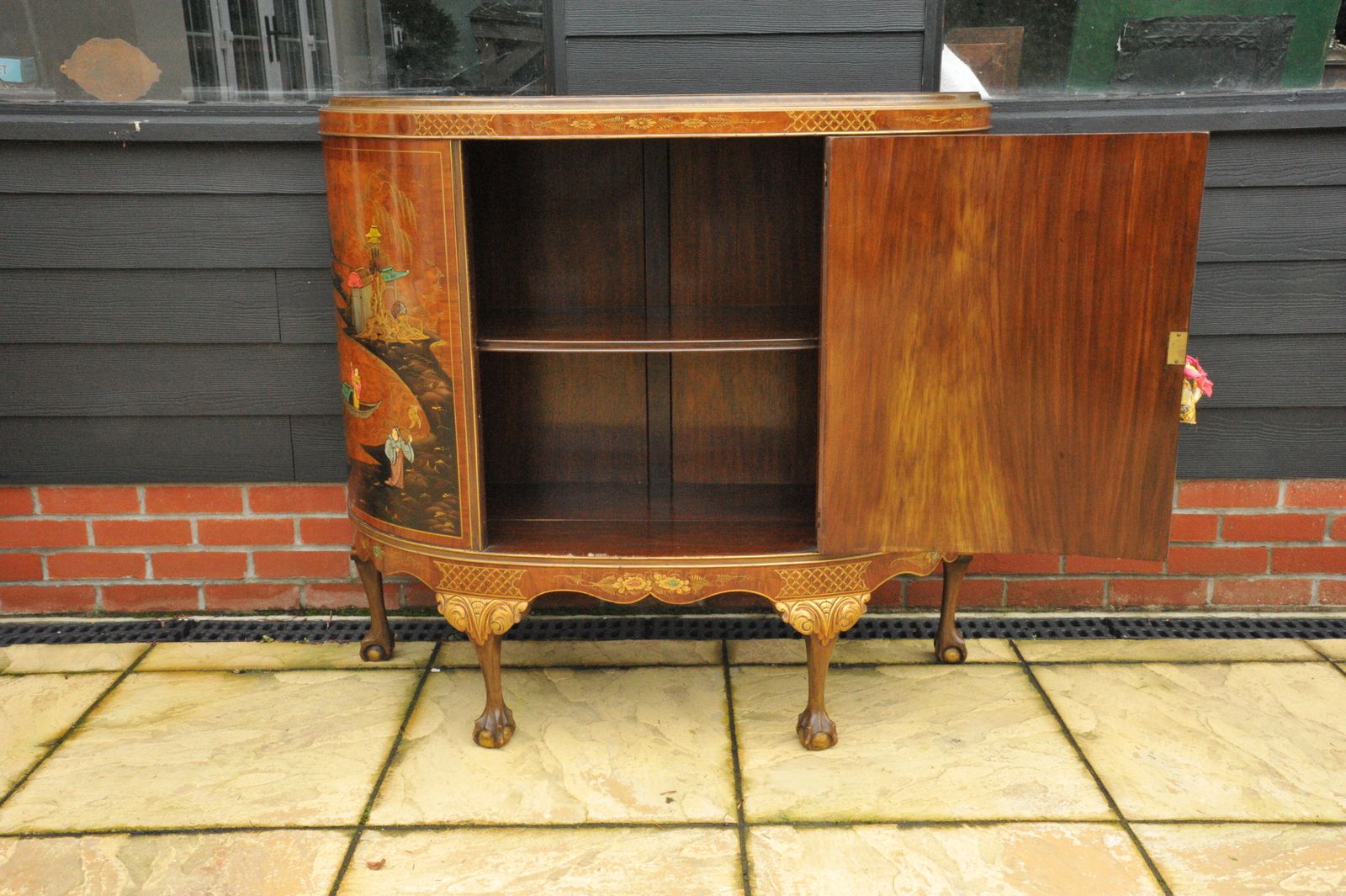 photo vintage Antique C.1910 Chinoiserie Demi Lune Cabinet Hand Painted Gilt Asian Decor