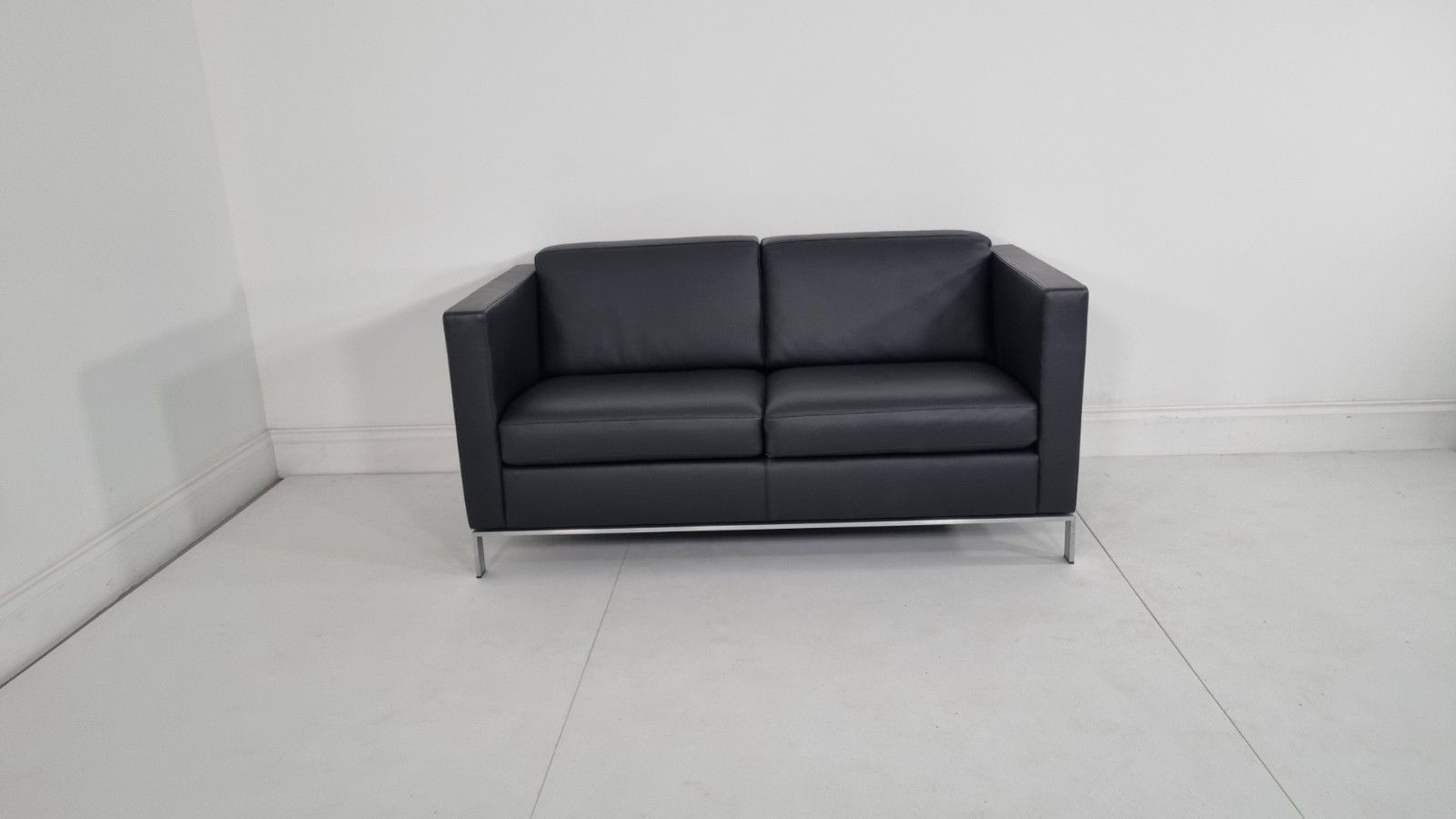 Walter Knoll Foster 500.2 Black Leather Sofa In Immaculate Condition photo Furniture