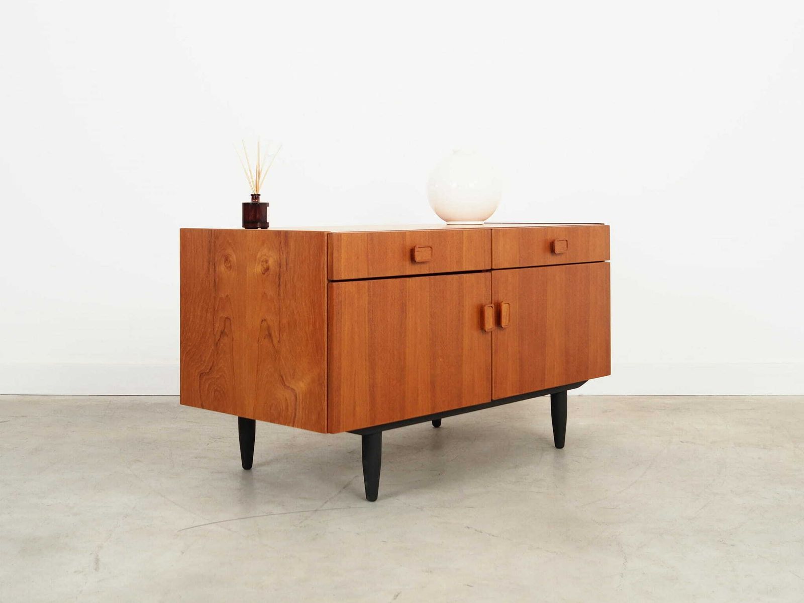 Teak Cabinet, Danish Design, 1970s, Manufacturer: Denka photo vinterior
