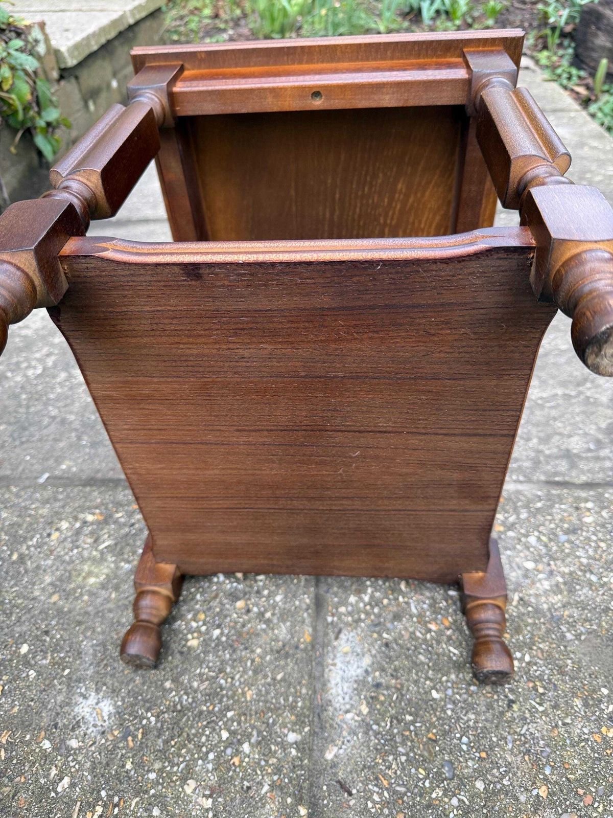 134.0 1980s Traditional Revival Wooden Side Table With Attractive Detailed Top And Turned Legs, Neo Traditional Occasional Table photo