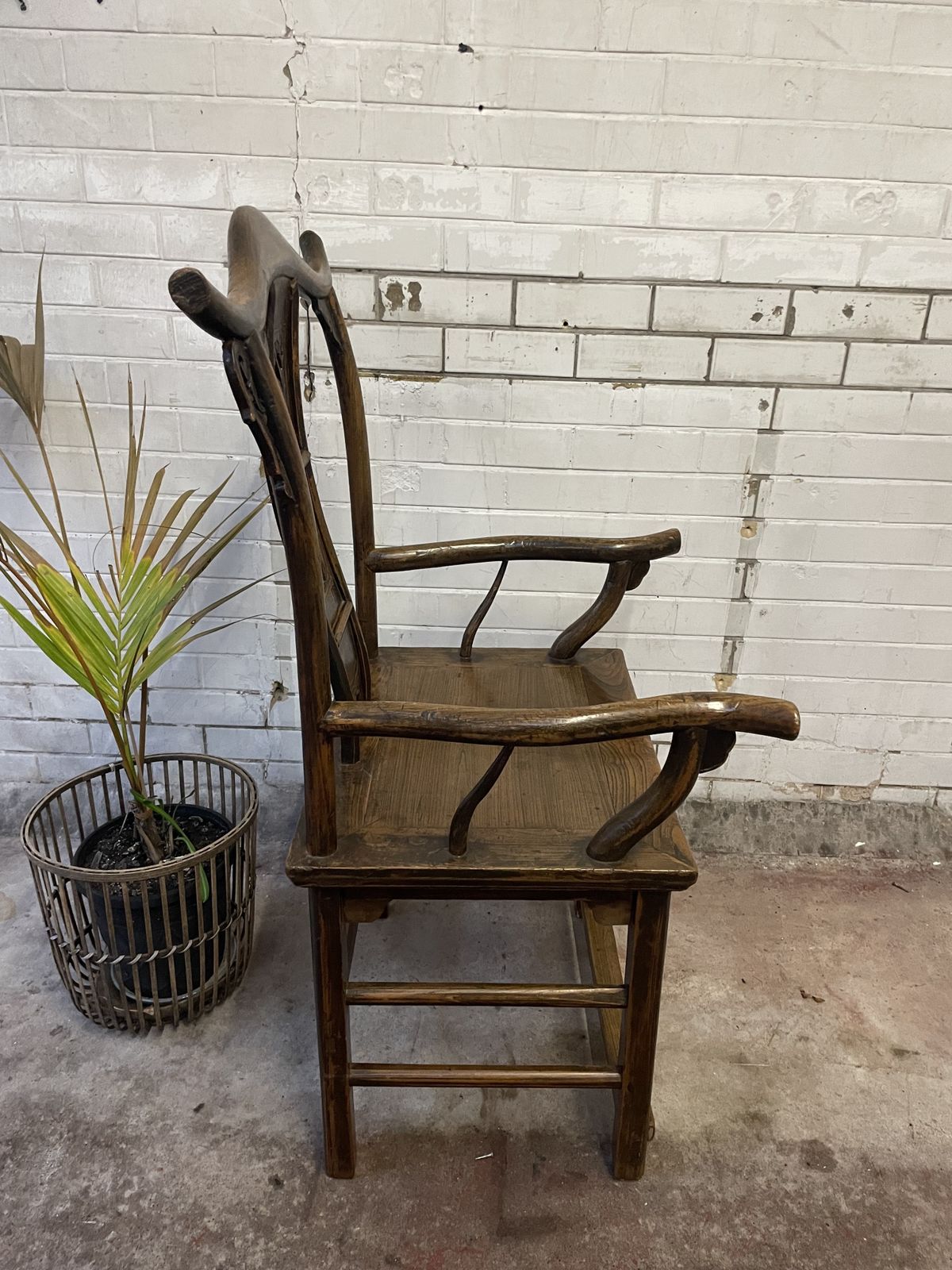 Beautiful 19th Century Chinese Elm Chair. photo 480.0