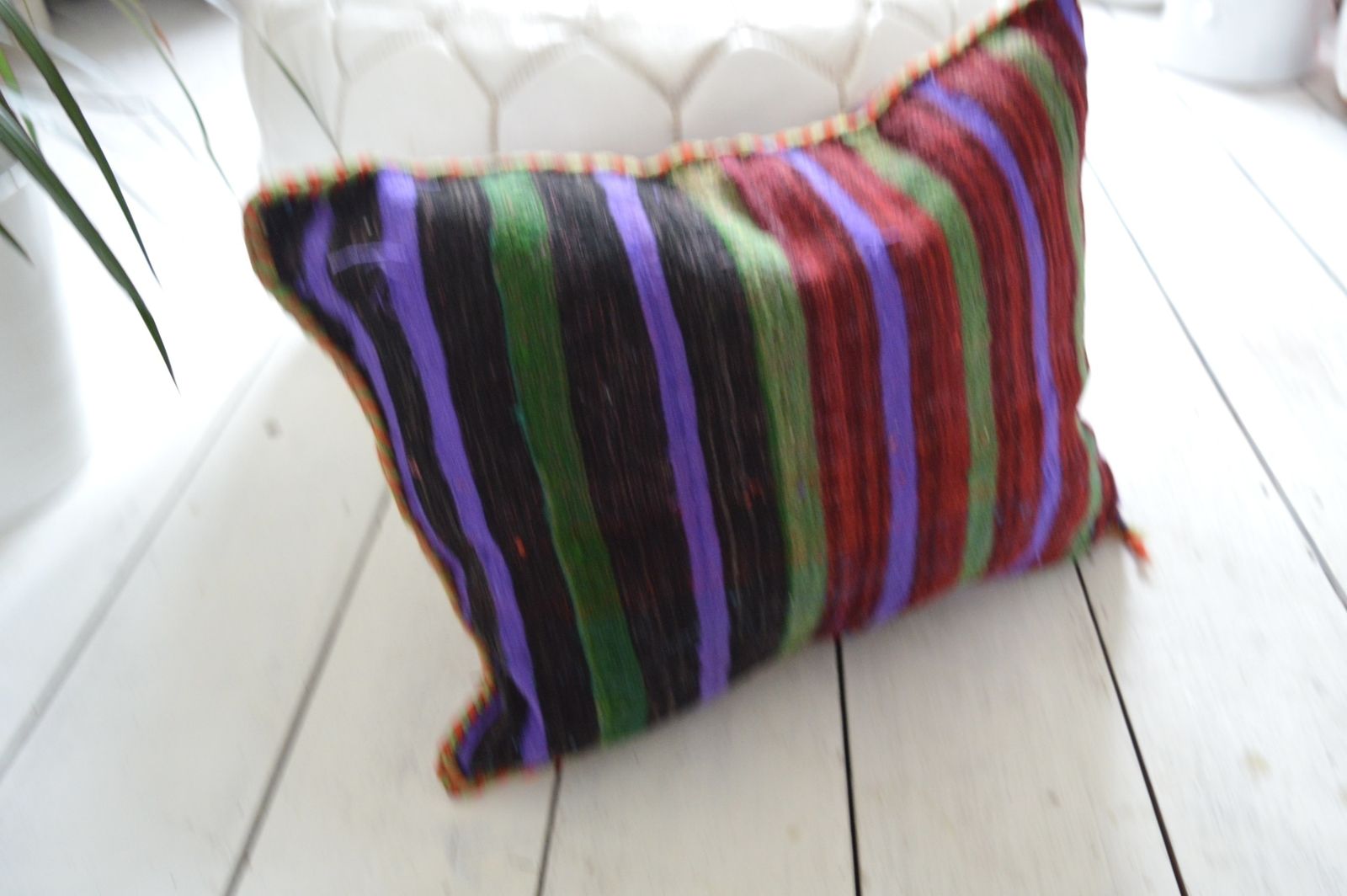 Vintage Moroccan Berber Pillow 39 Cm X 49 Cm Cushion Cover Amizigh  Berber Kilim  Geometric Colourful photo vinterior