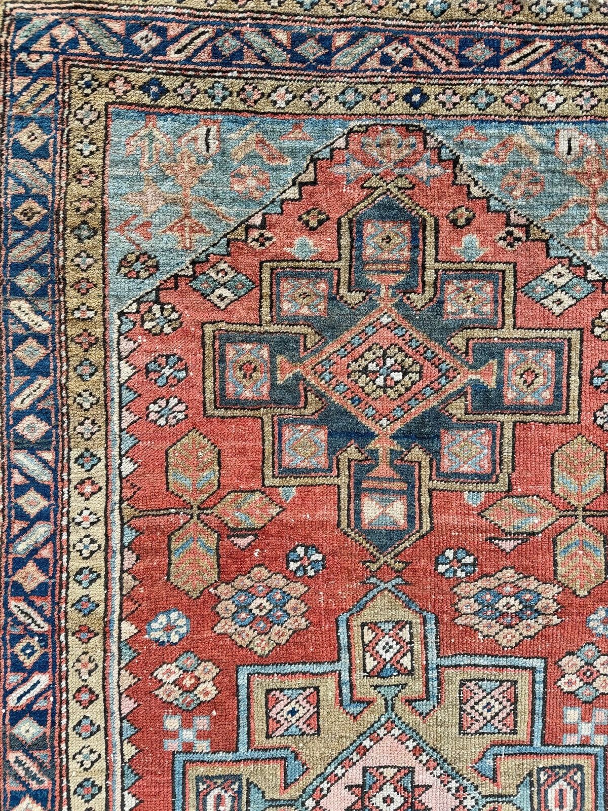 Textiles Antique Heriz Rug 1.86m X 1.02m photo