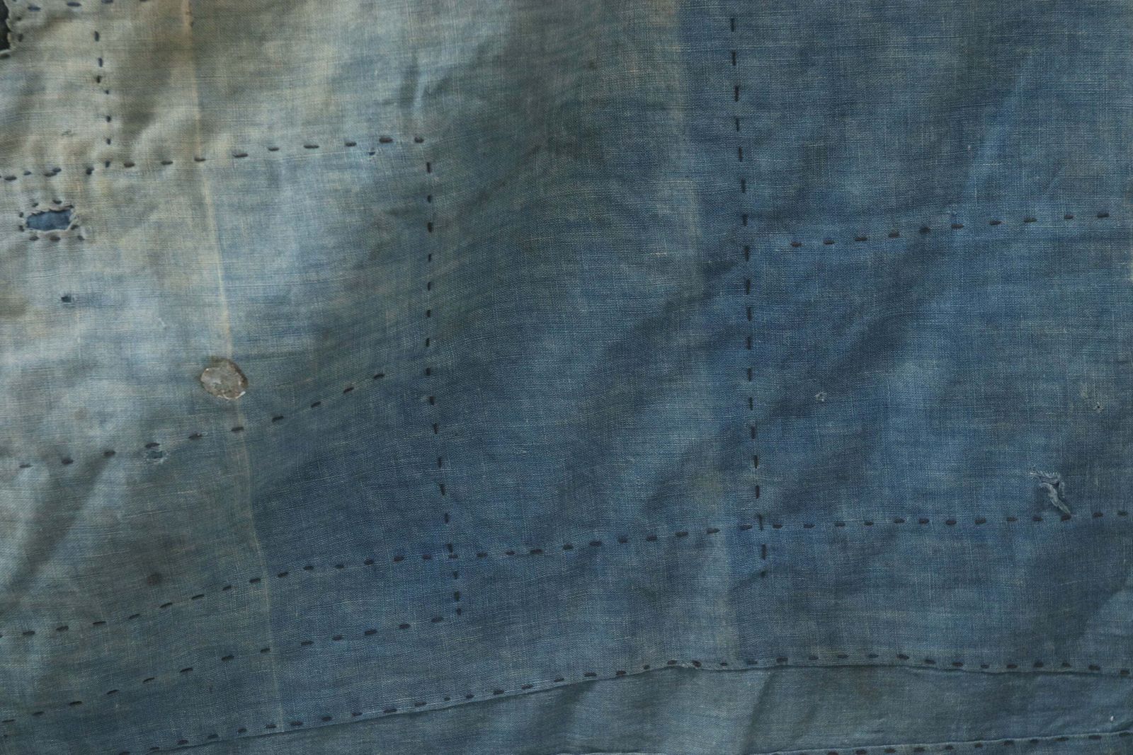 photo vinterior Early 20th Century Japanese Indigo Dyed Cotton Furoshiki Boro