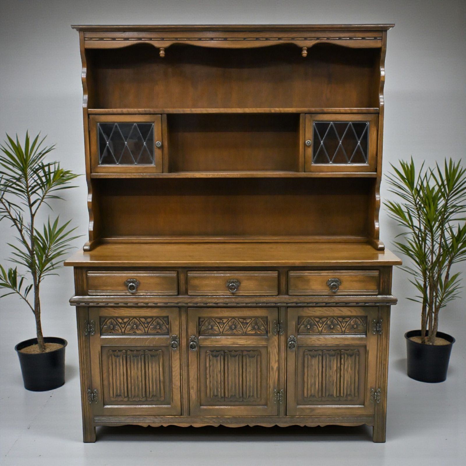 Old Charm Oak Dresser In Light Oak Finish Sideboard Display Top Free Uk Delivery