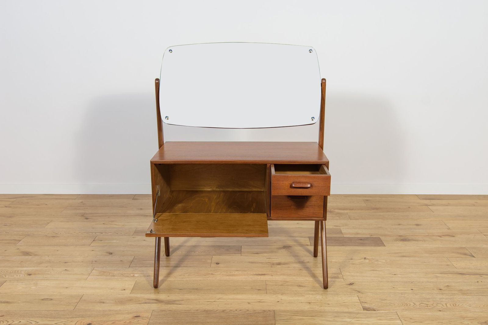 photo vinterior Mid Century Dressing Table From ølholm Møbelfabri, 1960s