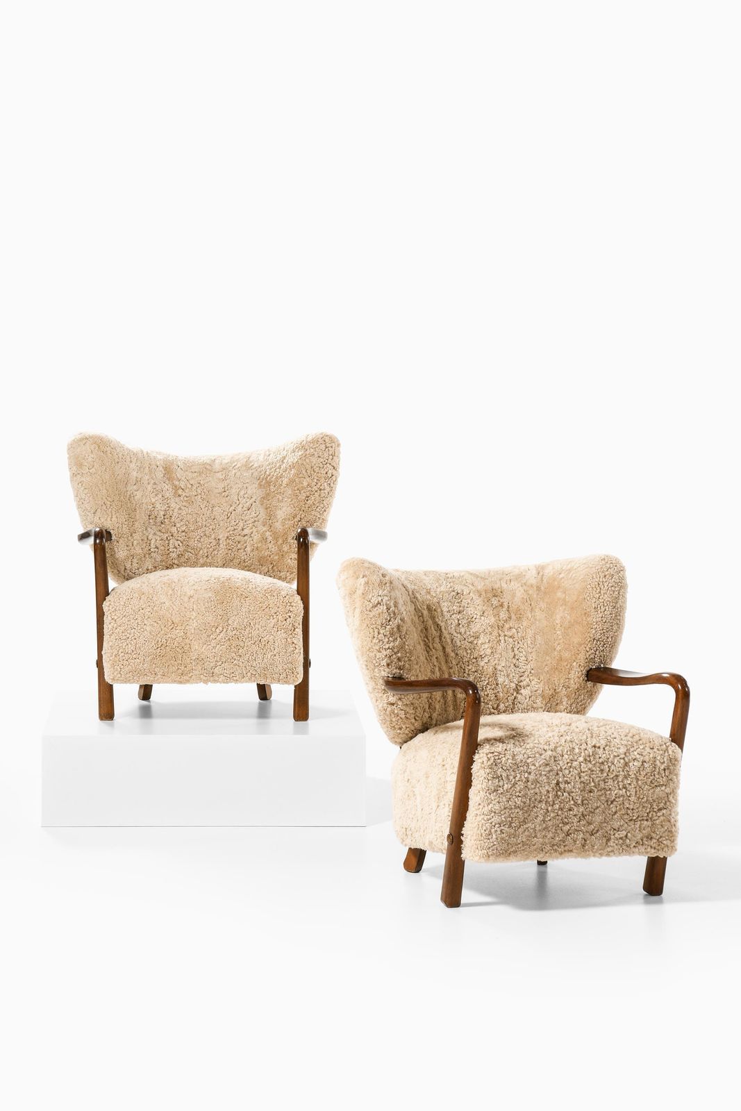 Set Of 2 Easy Chairs In Beech And Sheepskin By Viggo Boesen, 1930s photo vintage