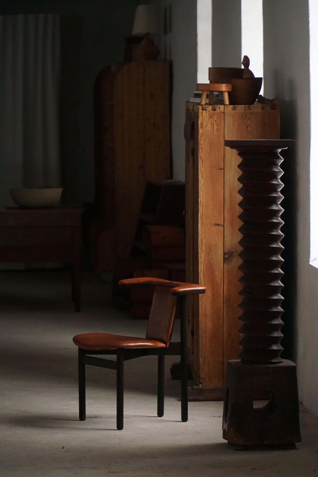 photo for sale Hans Olsen, Set Of 4 Frederik VII Dining Chairs, Oak & Leather, Mid 20th Century