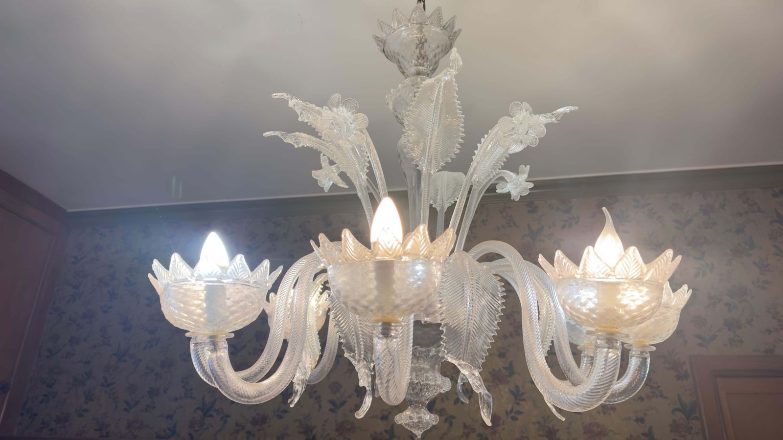 Large Murano Clear Blown Glass With Flowers And Leaves Murano Chandelier photo Lighting