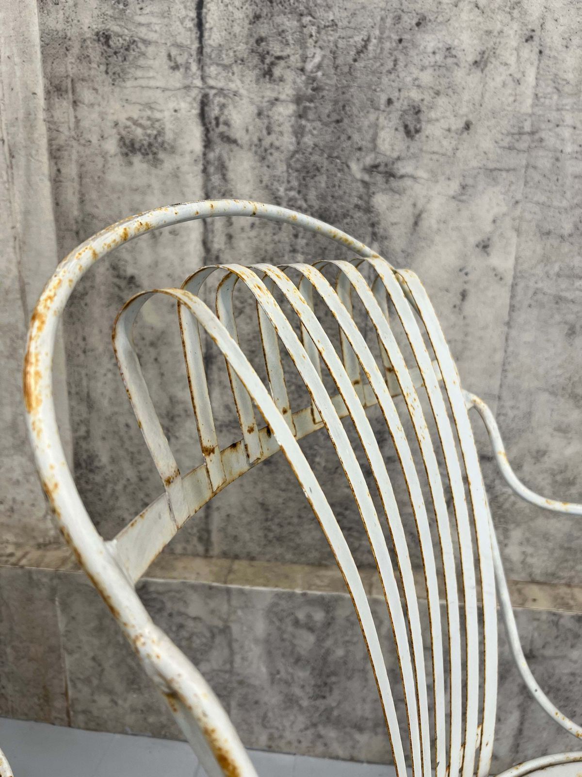 Set Lightest Grey Metal Garden 2 Chairs + 2 Carvers Plus Circular Table photo vinterior