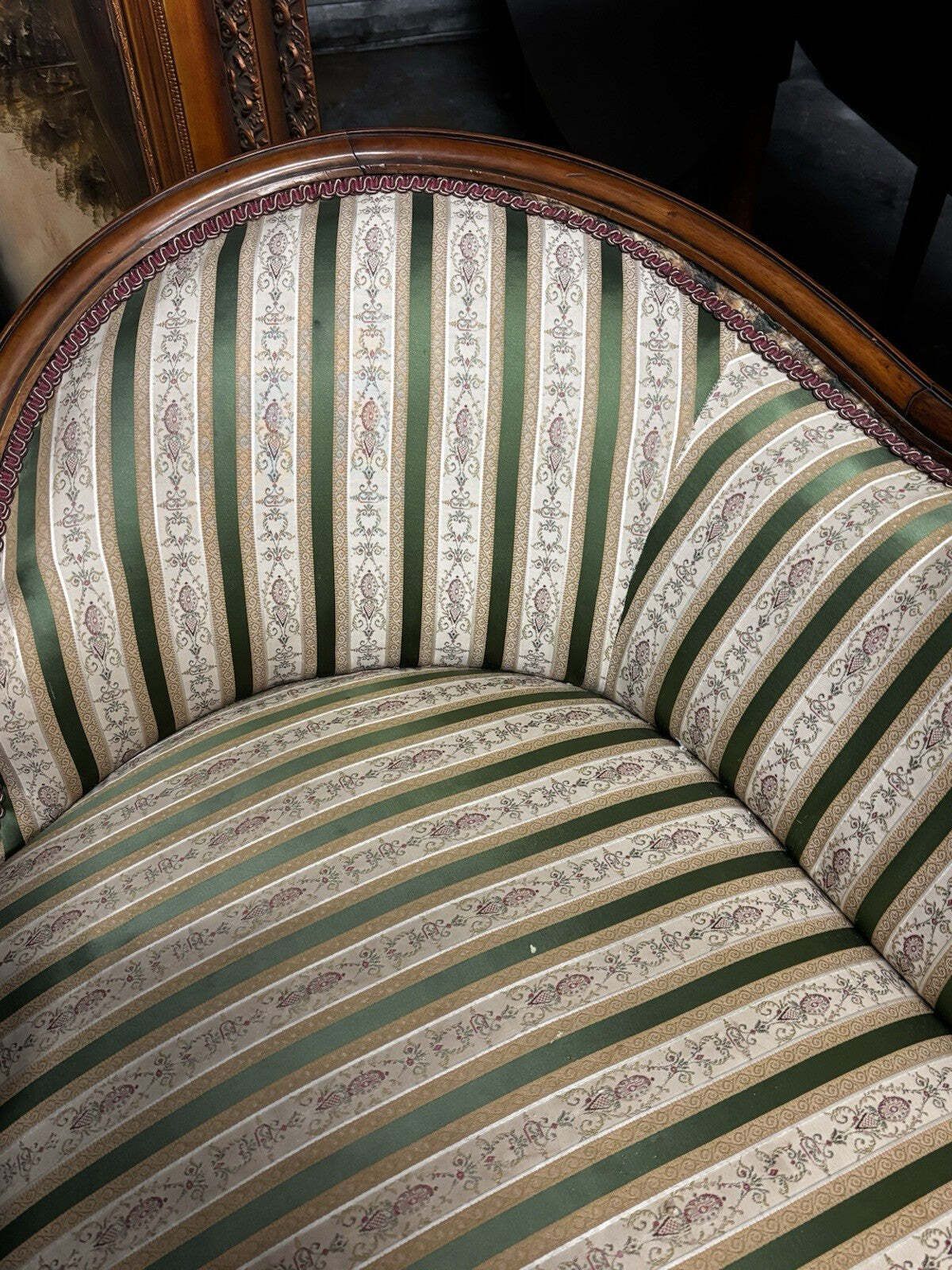 Victorian Walnut Framed Sofa, Cabriole Legs, White Castors photo 1422.0