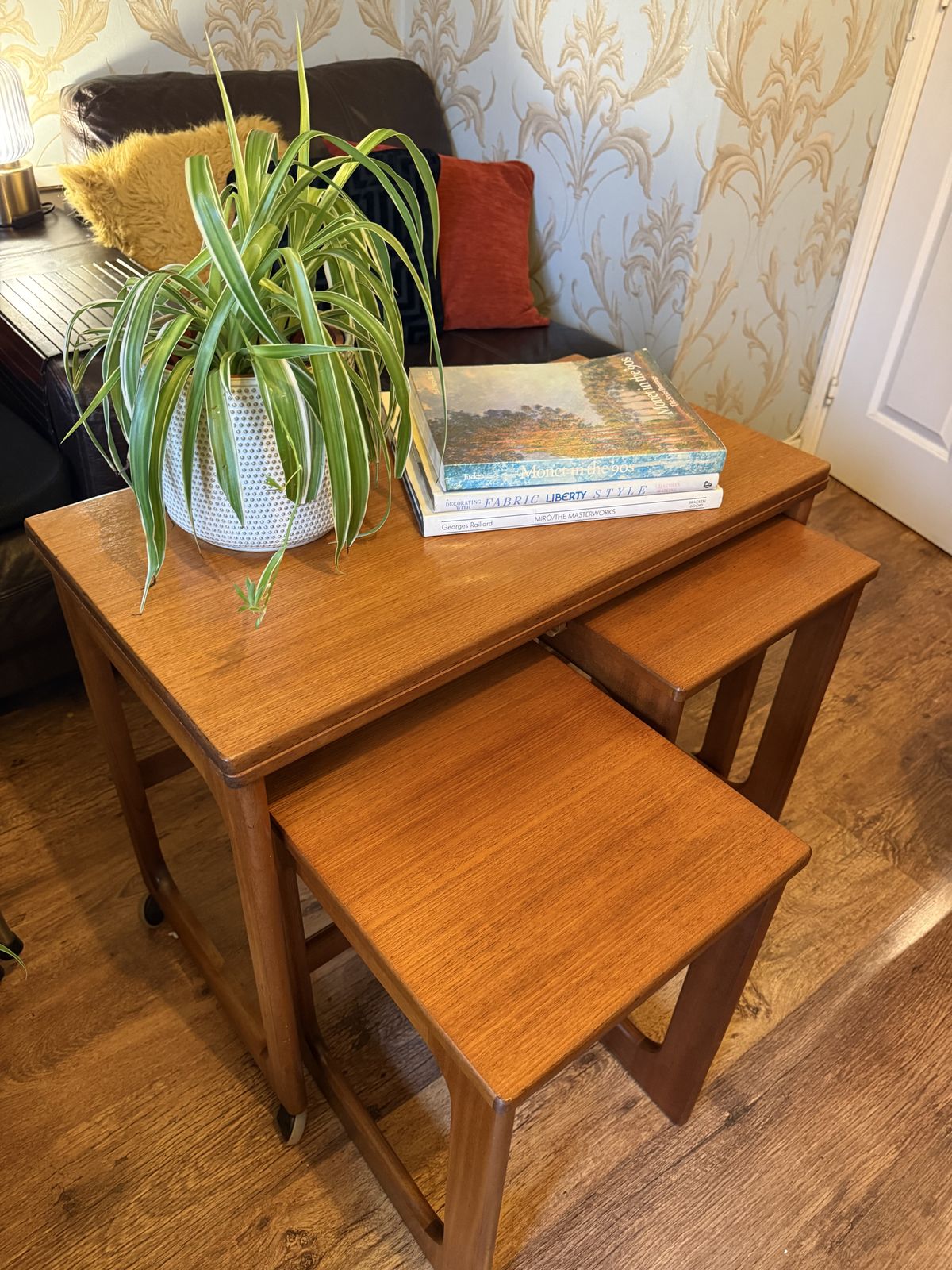 photo vinterior McIntosh Triform Mid Century Metamorphic Tables 1970 Retro Design