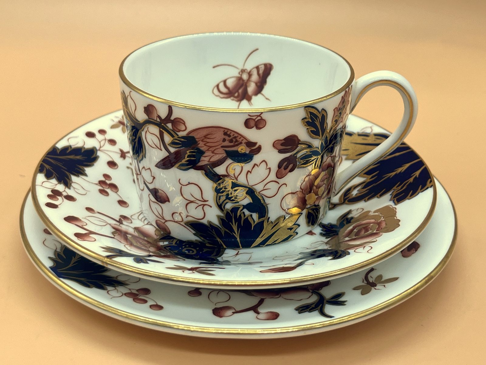 50.0 Vintage Coalport China Imari Hong Kong Design Flat Tea Cup, Saucer And Side Plate Trio. photo