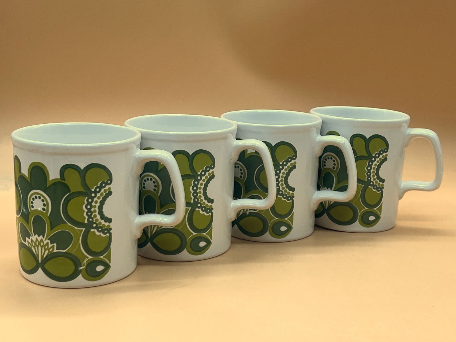 Mid Century Modern Staffordshire Potteries Set Of 4 Mugs, 4 Lids And A Carry Tray. photo 50.0