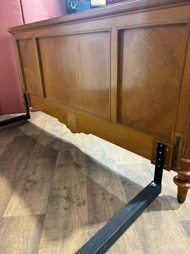 Early 20th French Style Walnut Veneered Bed photo Furniture