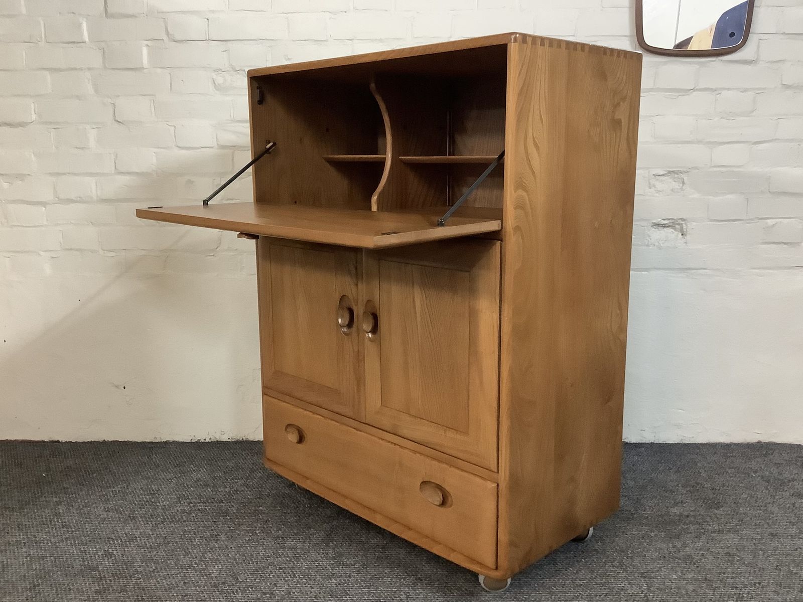 Ercol Windsor 469 Serving Cabinet/Bureau In Light Finish. photo 800.0