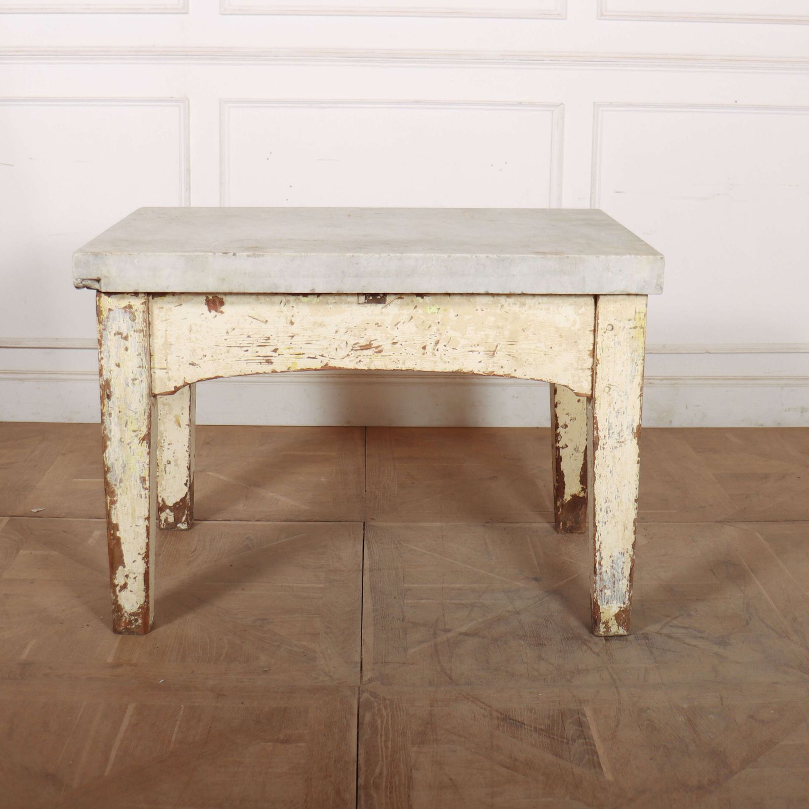 Furniture Wonderful Country House Pastry Table photo
