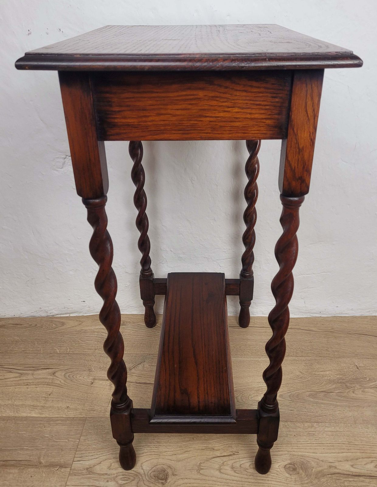 photo vinterior Victorian Occasional Table Barley Twist Country English 19thc