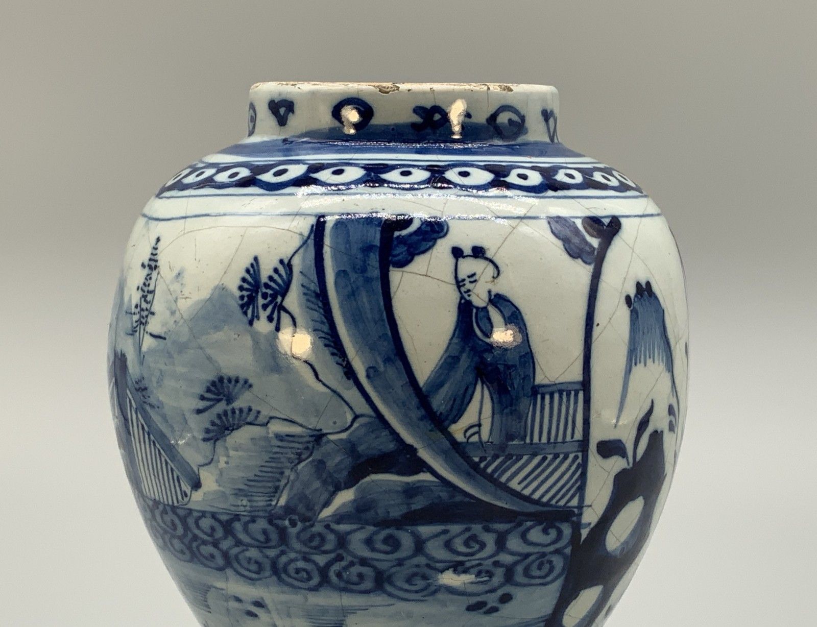 photo furniture A Circa 1700 Dutch Delft Chinoiserie Blue & White Vase Antique Faience Delftware