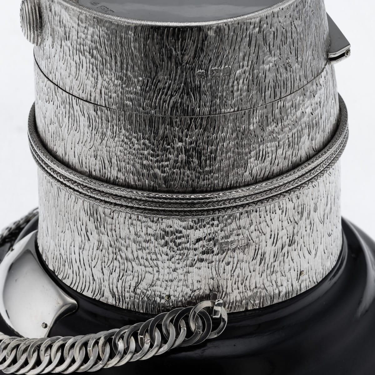 photo vintage Antique English Silver Regimental Snuff Mull With Ebonised Base, 1908