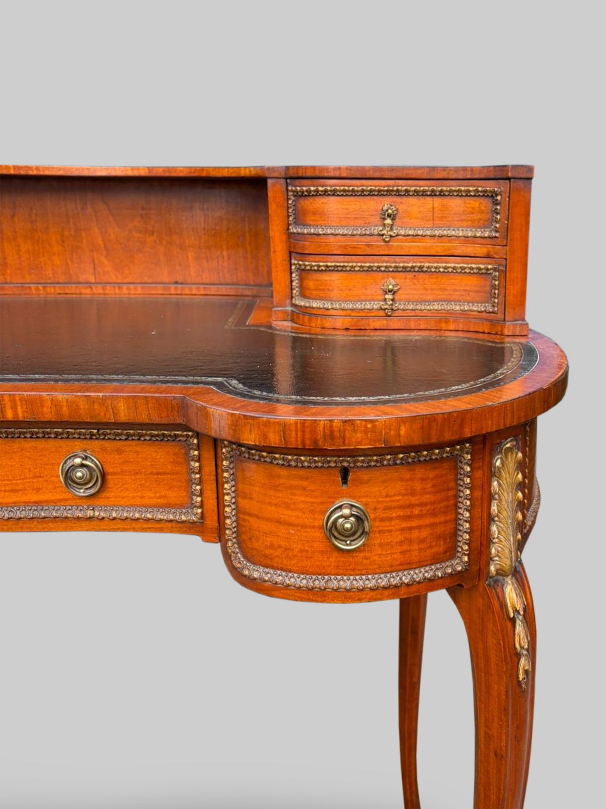19th Century Satinwood Bonheur Du Jour photo vinterior