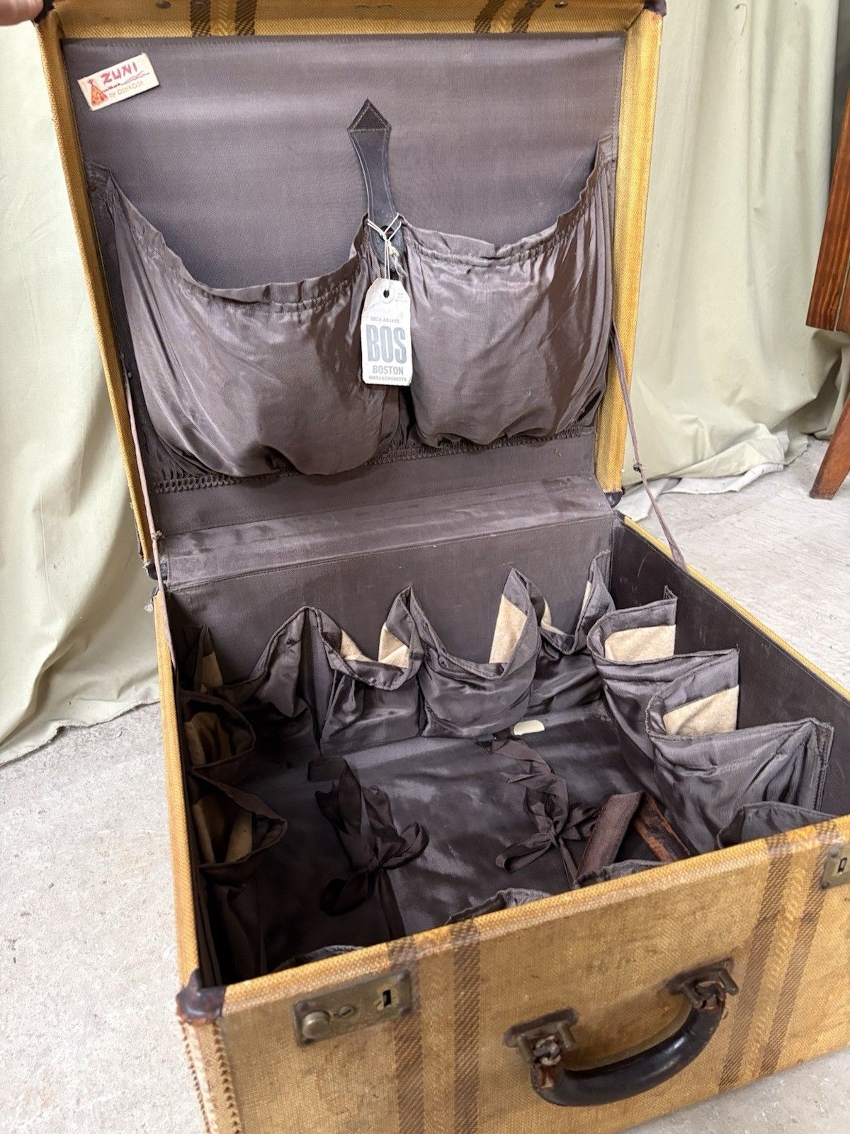 photo for sale Veg Antique Osh Kosh Rustic Steamer Storage Chest Trunk Storage Box R1051