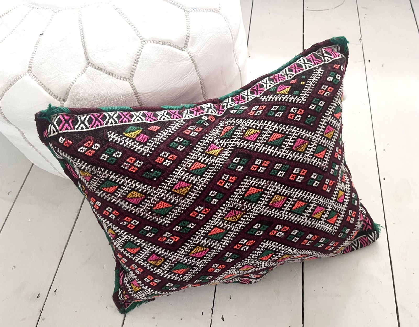photo furniture Vintage Moroccan Berber Pillow 39 Cm X 49 Cm Hand Woven  Cushion Cover Kilim
