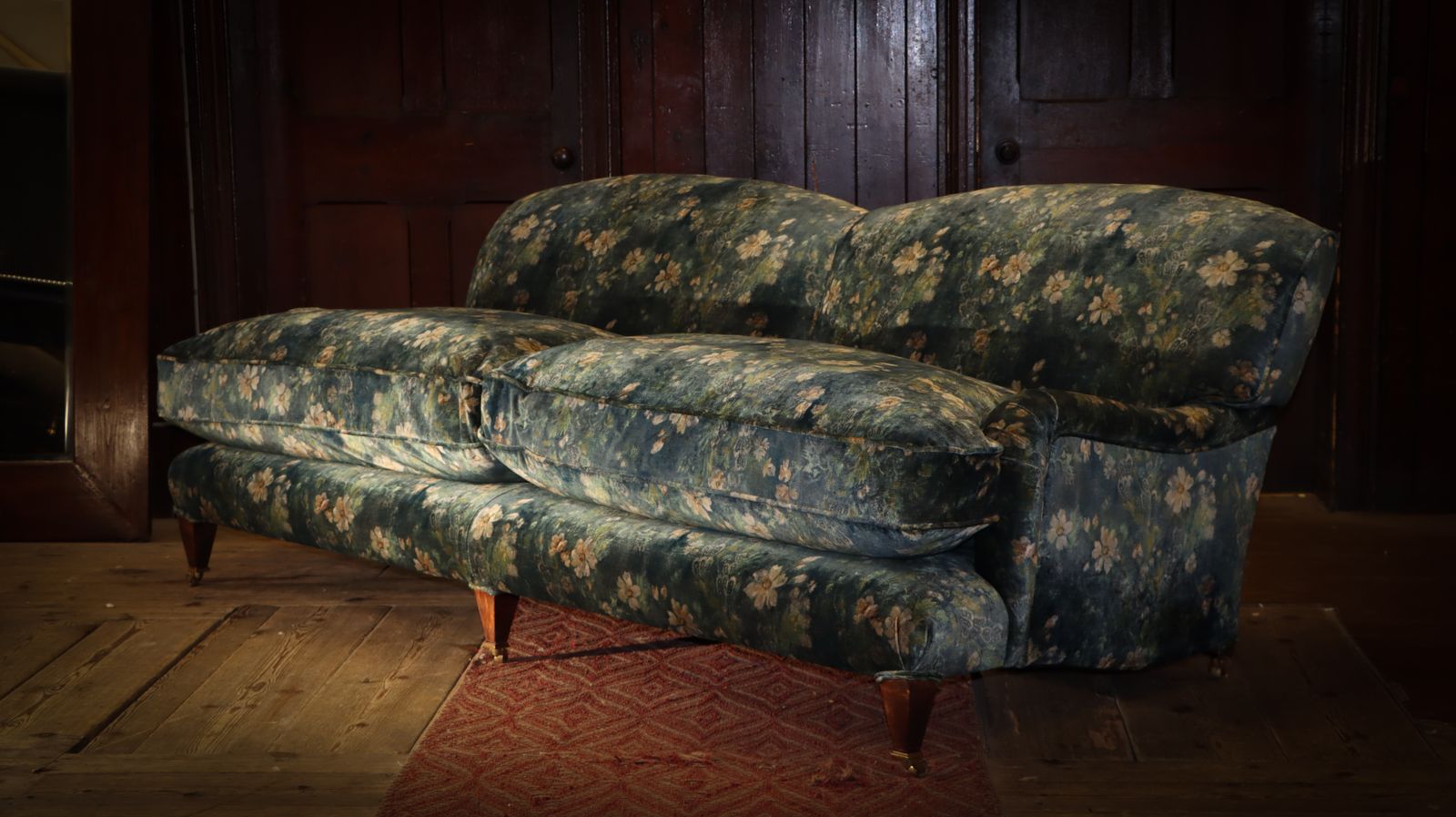 photo furniture Exquisite George Smith Signature Large 2 Seater Sofa Gp & J Baker Jade Velvet